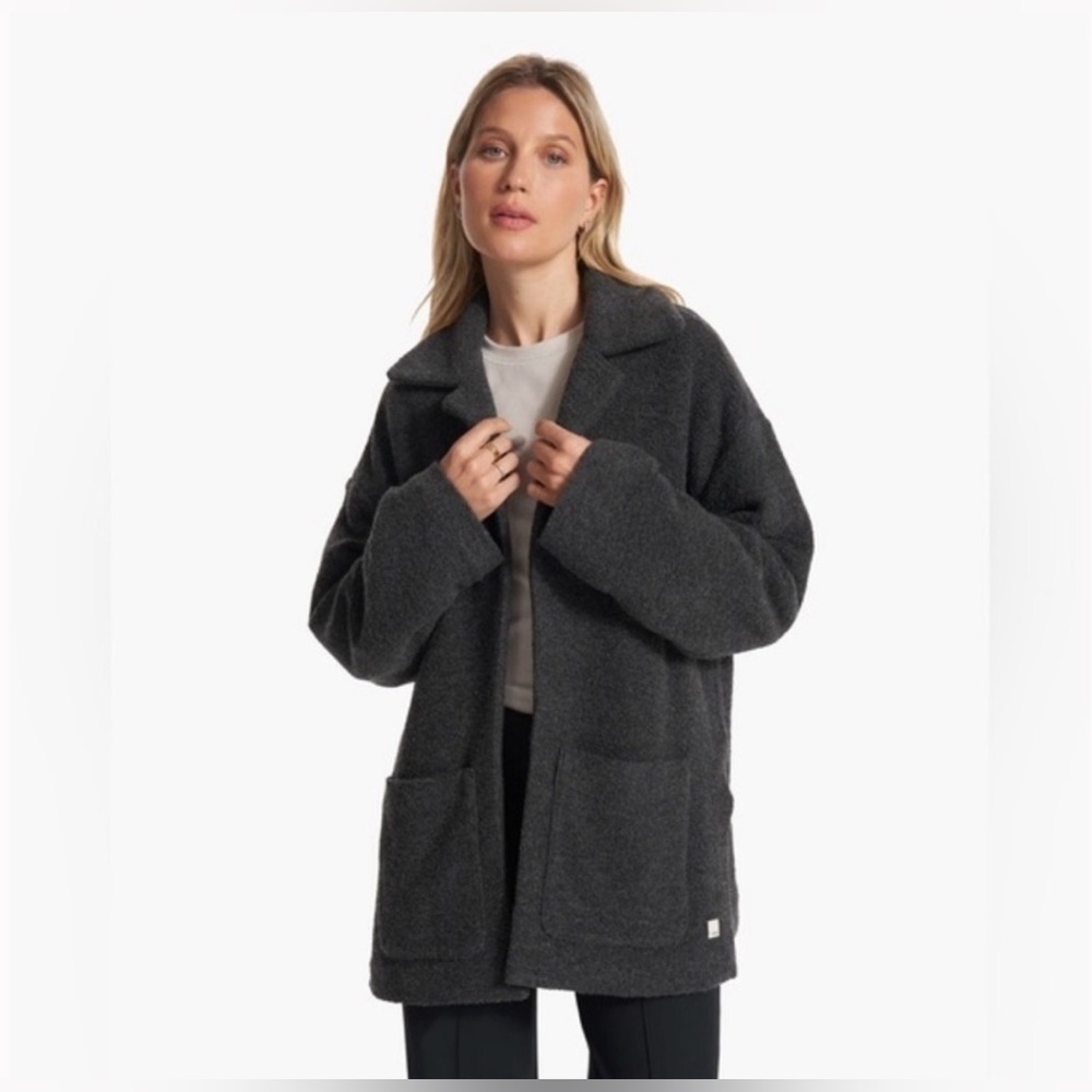 Vuori Greenwich Boucle Women’s Insulated Oversized Jacket in Black Heather XS/S